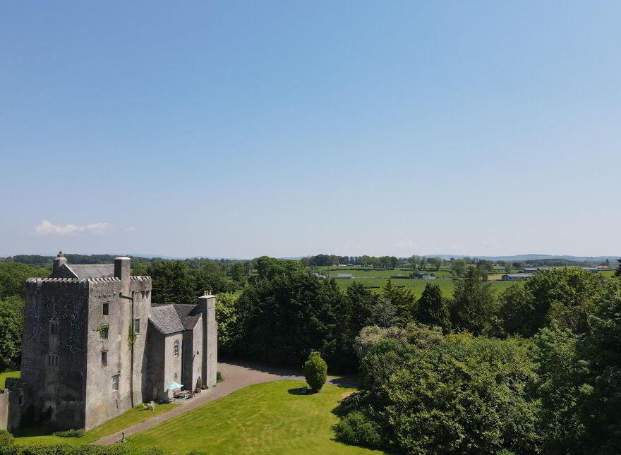 Emmel Castle, Emmel, Cloughjordan