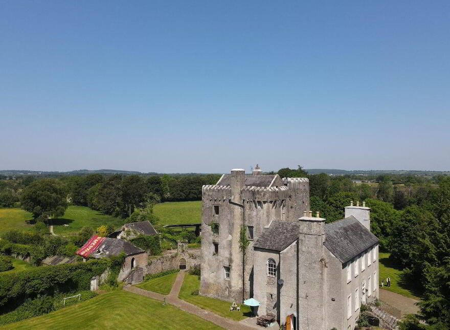 Emmel Castle, Emmel, Cloughjordan