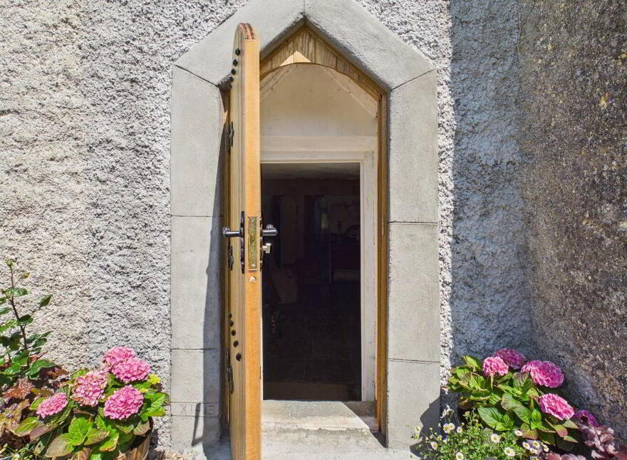 Emmel Castle, Emmel, Cloughjordan