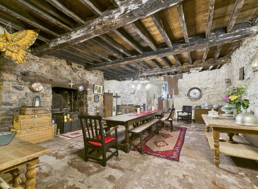 Emmel Castle, Emmel, Cloughjordan