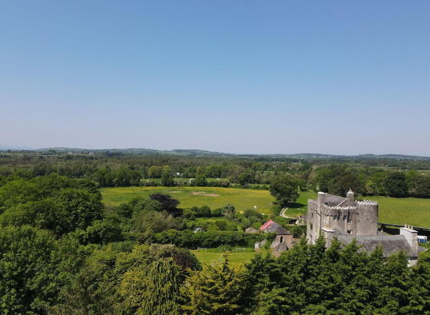 Emmel Castle, Emmel, Cloughjordan