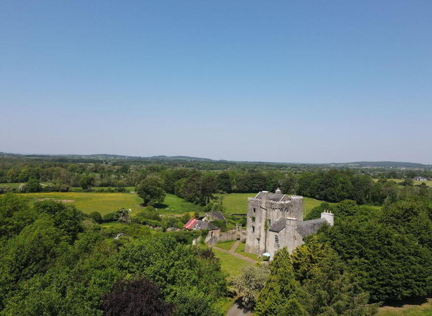 Emmel Castle, Emmel, Cloughjordan