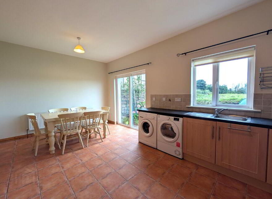 25 Rathdubh, Swinford, F12PW80