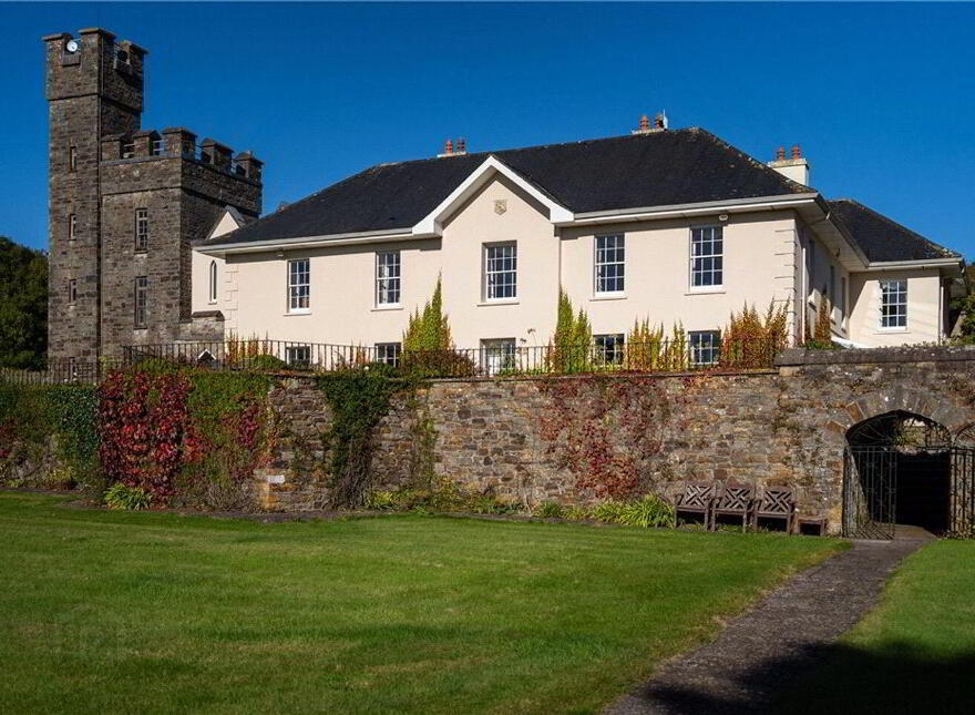 Coolmain Castle, Kilbrittain, P72AF85