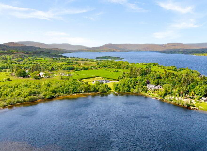 Rinneroon Bay House, Lough Corrib, Oughterard, H91WE2X