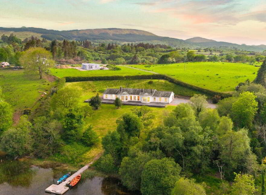 Rinneroon Bay House, Lough Corrib, Oughterard, H91WE2X