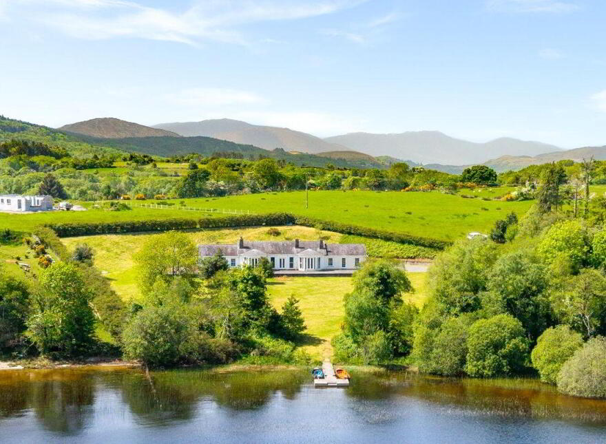 Rinneroon Bay House, Lough Corrib, Oughterard, H91WE2X