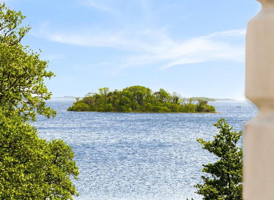 Rinneroon Bay House, Lough Corrib, Oughterard, H91WE2X