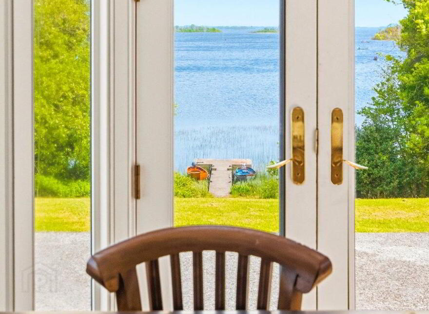 Rinneroon Bay House, Lough Corrib, Oughterard, H91WE2X
