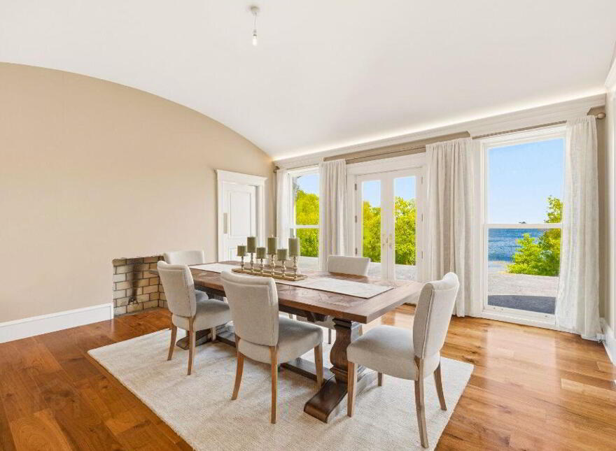 Rinneroon Bay House, Lough Corrib, Oughterard, H91WE2X