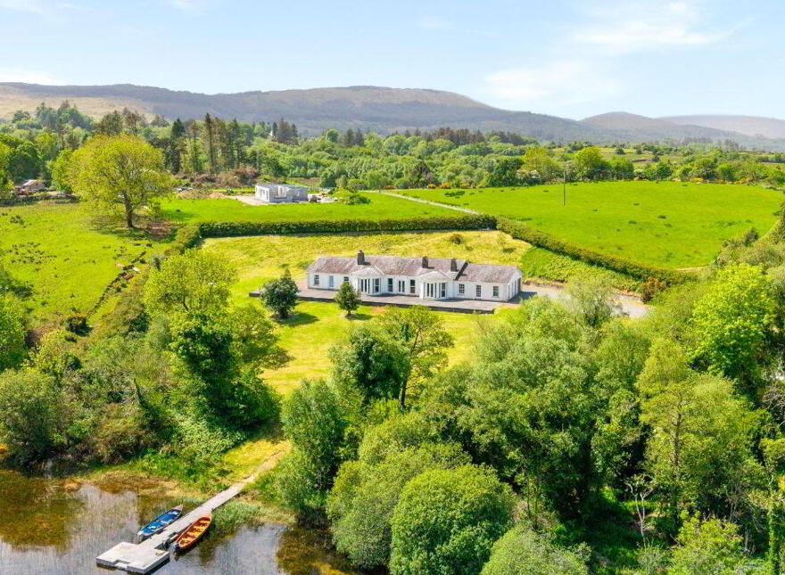 Rinneroon Bay House, Lough Corrib, Oughterard, H91WE2X