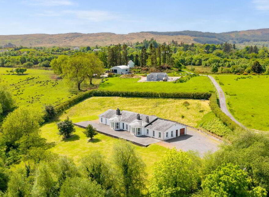 Rinneroon Bay House, Lough Corrib, Oughterard, H91WE2X