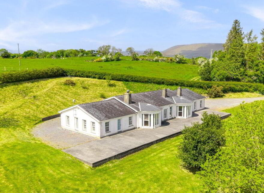 Rinneroon Bay House, Lough Corrib, Oughterard, H91WE2X