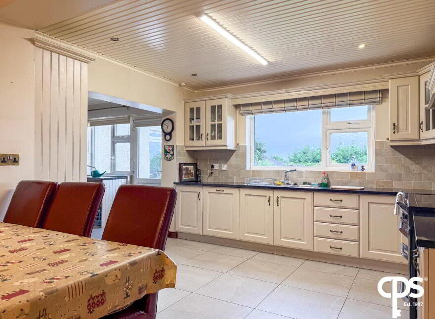 8 Mullinure Park, Armagh, BT61 9EJ