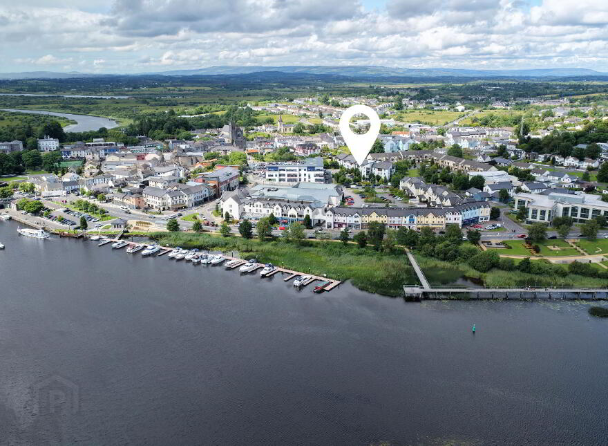Apartment 20 The Plaza Central Park, Carrick-On-Shannon, N41HX58