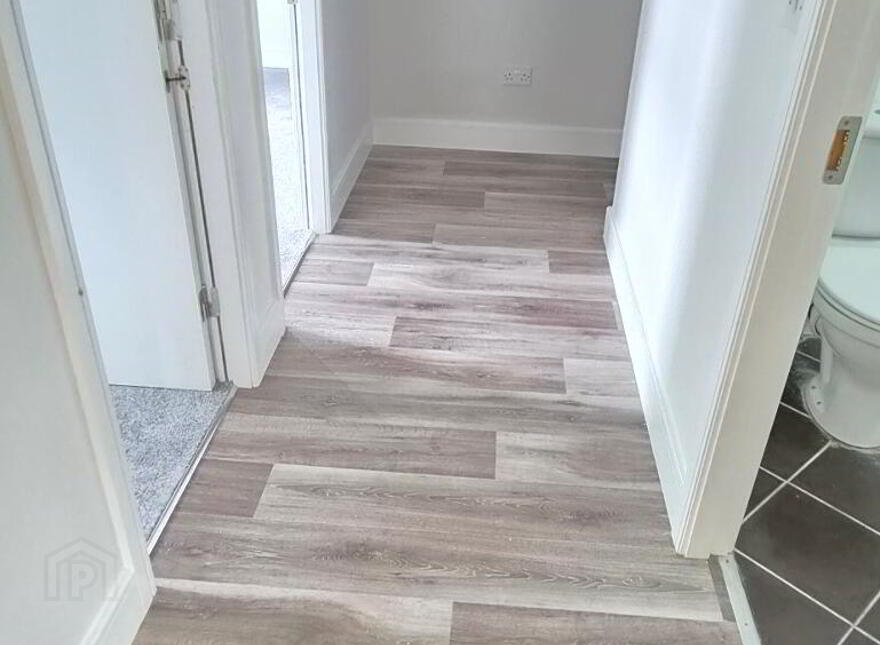 Apartment 20 The Plaza Central Park, Carrick-On-Shannon, N41HX58