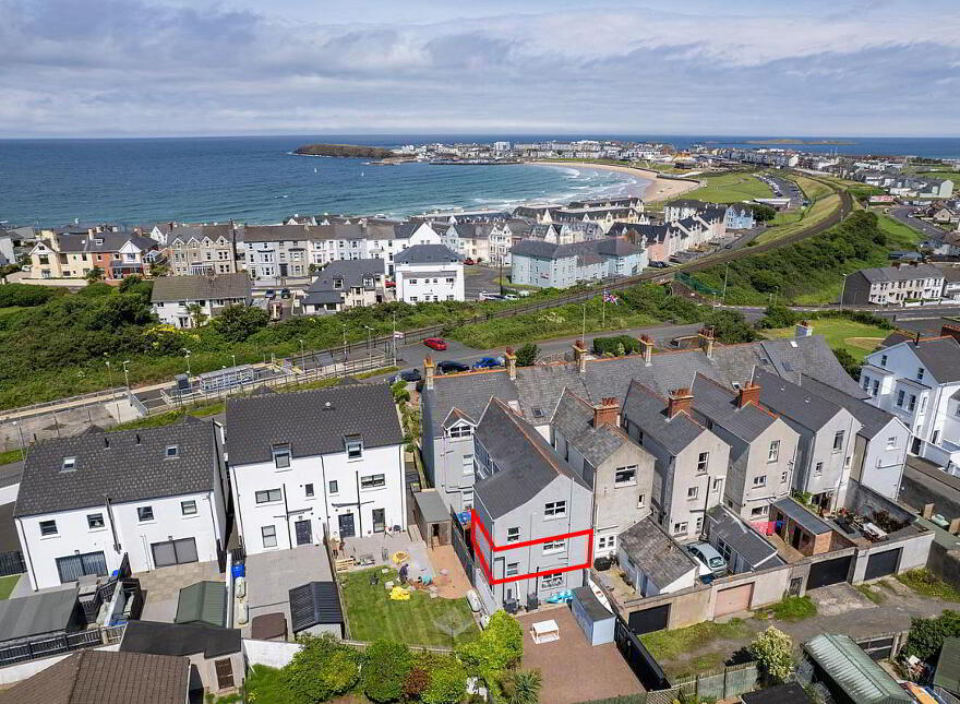 9B Dhu Varren Park, Portrush, BT56 8EL