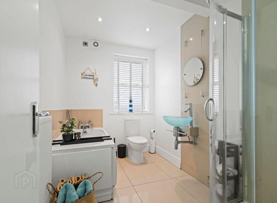 9B Dhu Varren Park, Portrush, BT56 8EL