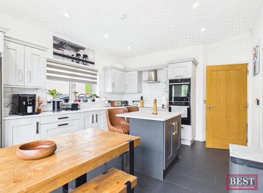 15 Belvedere Heights, Warrenpoint, Newry, BT34 3XZ