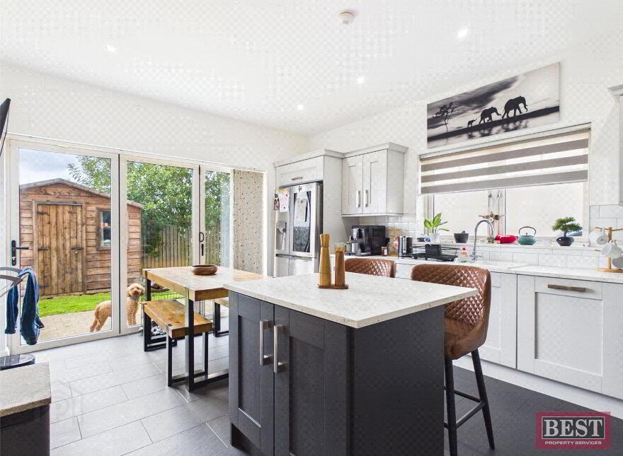 15 Belvedere Heights, Warrenpoint, Newry, BT34 3XZ