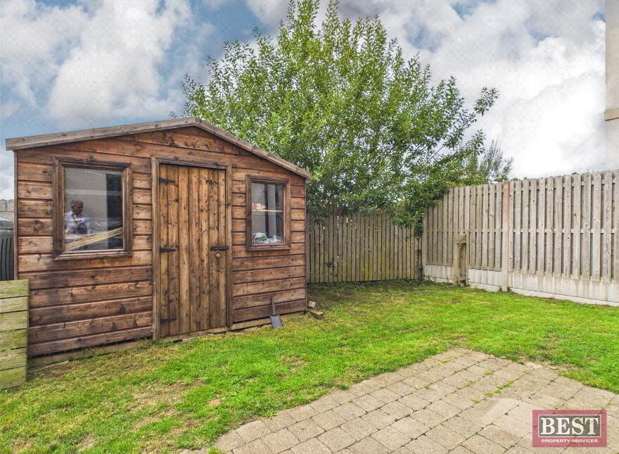 15 Belvedere Heights, Warrenpoint, Newry, BT34 3XZ