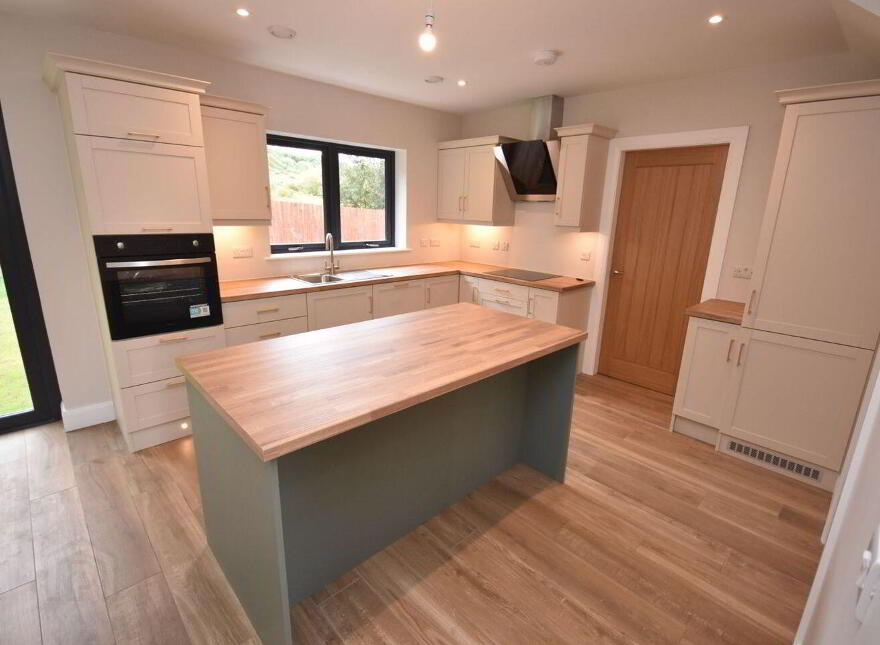 46 Gleann Tain Manor, Carnamuggagh Upper, Letterkenny, F92VF5E
