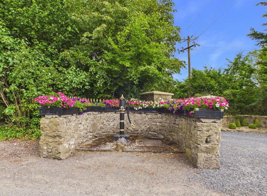 Rockbrook, Ballydavis, Ballydavis, R32CHF8