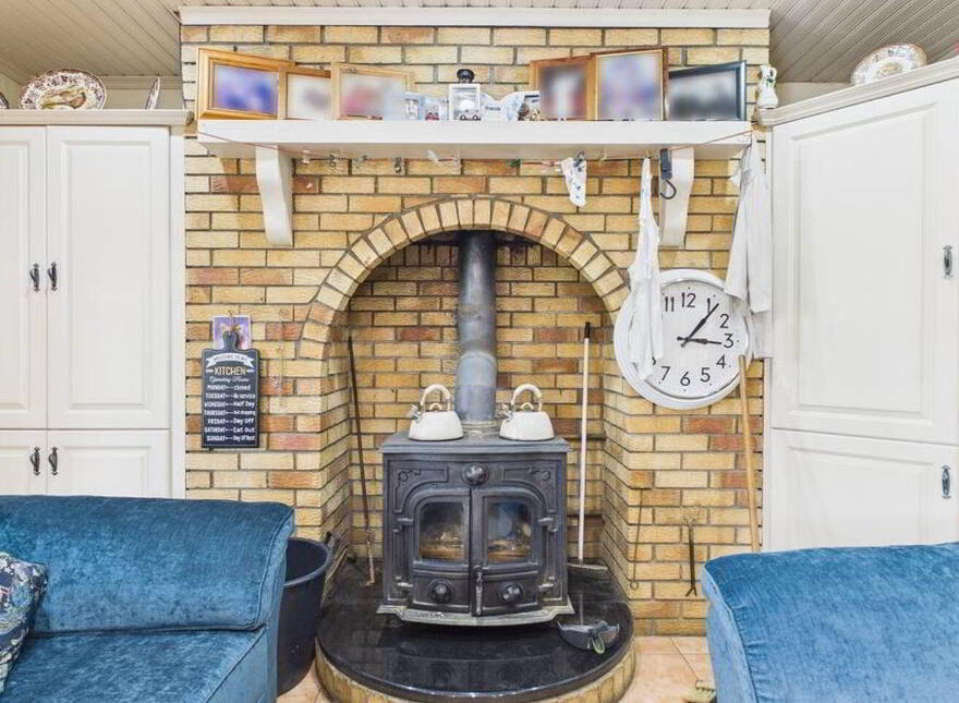 Rockbrook, Ballydavis, Ballydavis, R32CHF8