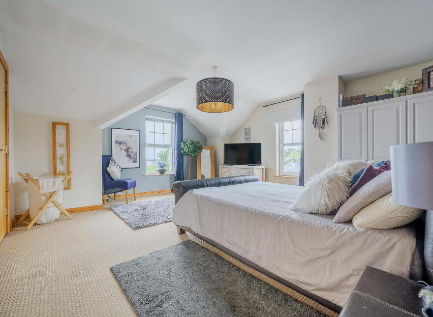 3 Church Hill, Holywood, BT18 9DS