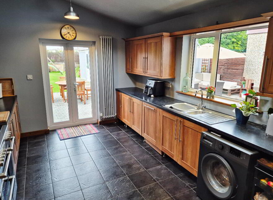 128 Ballycastle Road, Coleraine, BT52 2DZ