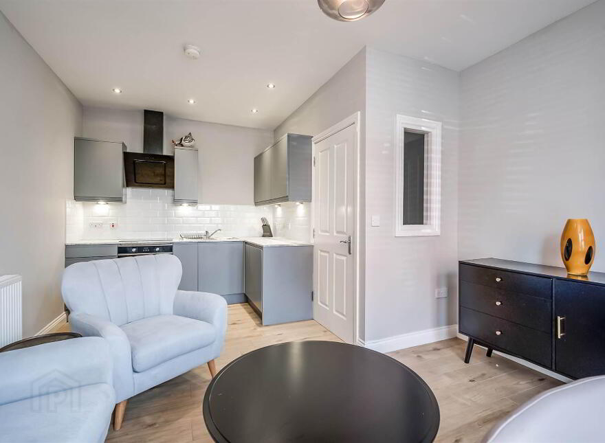 2A Surrey Street, Lisburn Road, Belfast, BT9 7FS