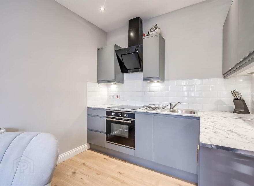 2A Surrey Street, Lisburn Road, Belfast, BT9 7FS