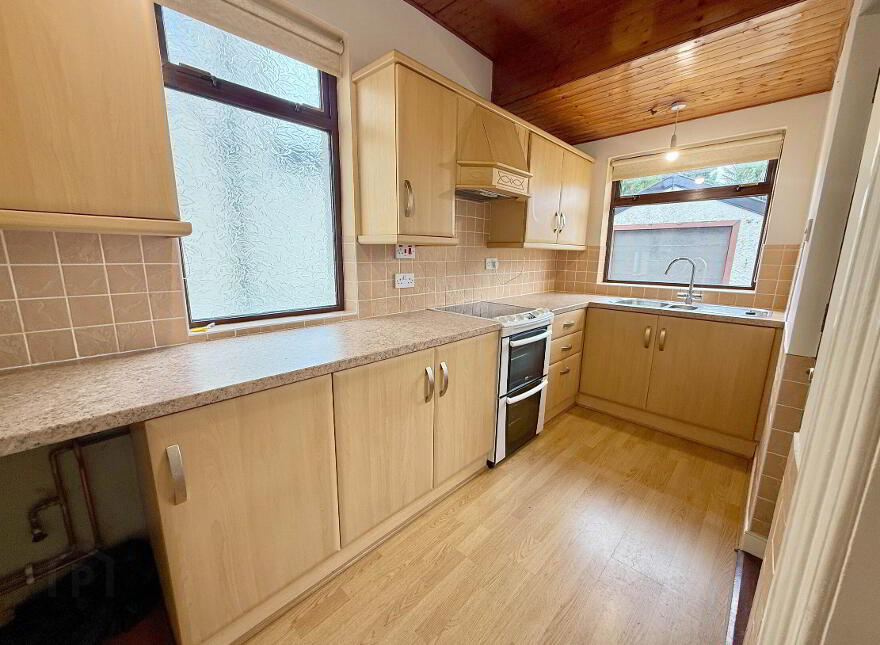 26 Pommern Parade, Castlereagh, Belfast, BT6 9FX