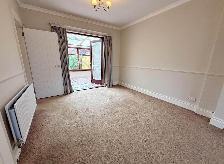 26 Pommern Parade, Castlereagh, Belfast, BT6 9FX