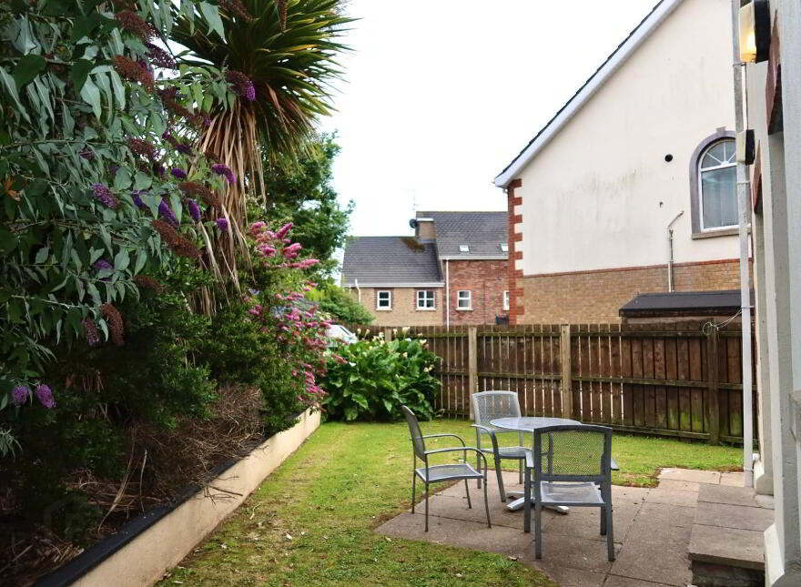 STUDENT LET 2026 - 27, 17 Old Mill Grange, Double Room Available, Portstewart, BT55 7GD
