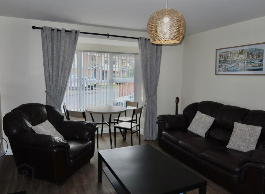 STUDENT LET 2026 - 27, 17 Old Mill Grange, Double Room Available, Portstewart, BT55 7GD