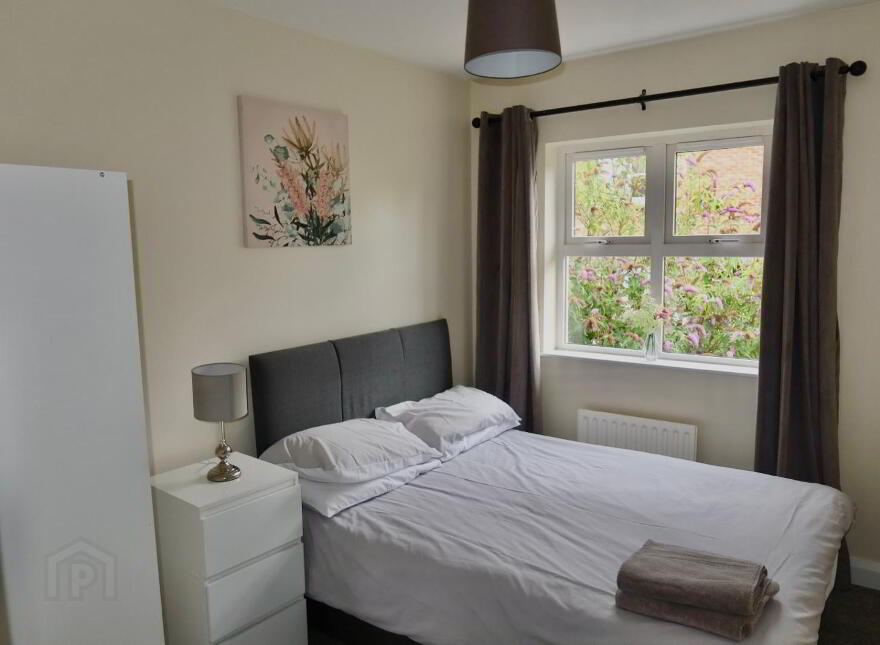 STUDENT LET 2026 - 27, 17 Old Mill Grange, Double Room Available, Portstewart, BT55 7GD