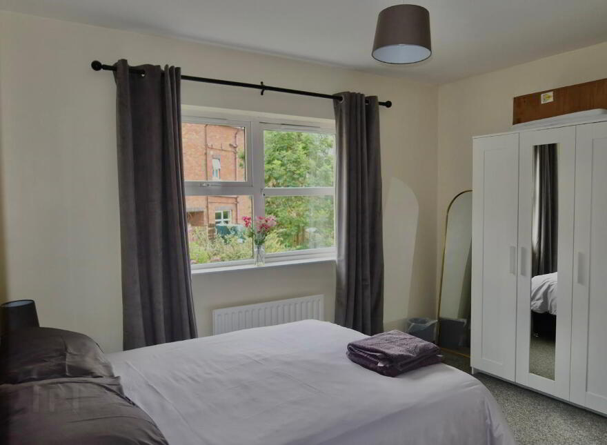 STUDENT LET 2026 - 27, 17 Old Mill Grange, Double Room Available, Portstewart, BT55 7GD