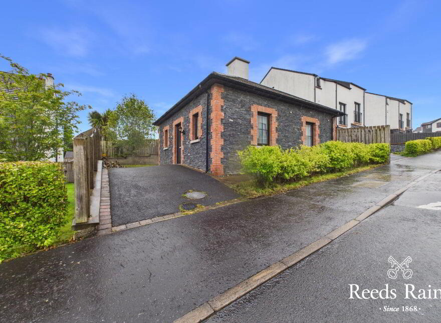 10 Fort Manor, Dundonald, Belfast, BT16 1ZA