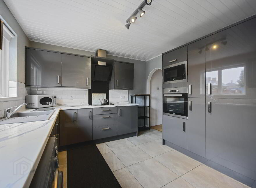 206 Connsbrook Avenue, Belfast, BT4 1JZ