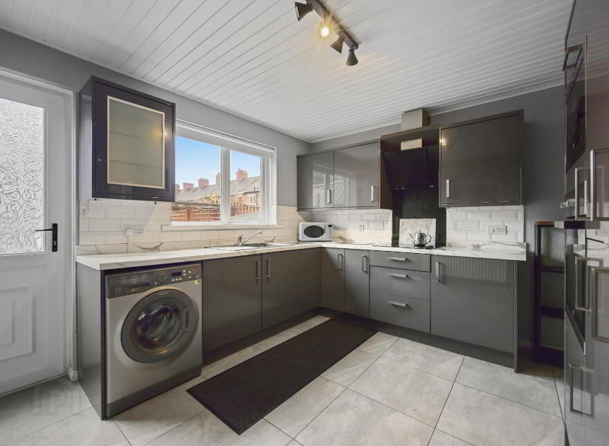 206 Connsbrook Avenue, Belfast, BT4 1JZ