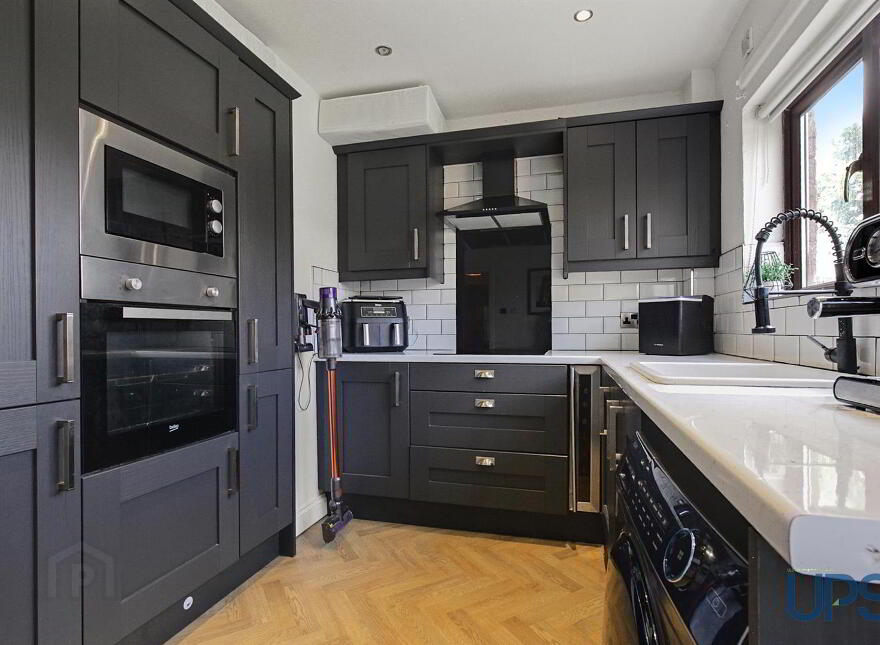 30 Norfolk Road, Belfast, BT11 8DE