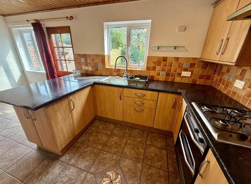 10 Minnowburn Drive, Grays Park, Belfast, BT8 7QJ