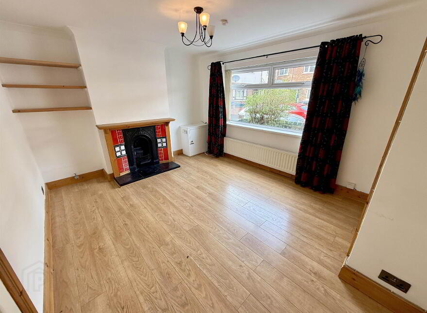 10 Minnowburn Drive, Grays Park, Belfast, BT8 7QJ