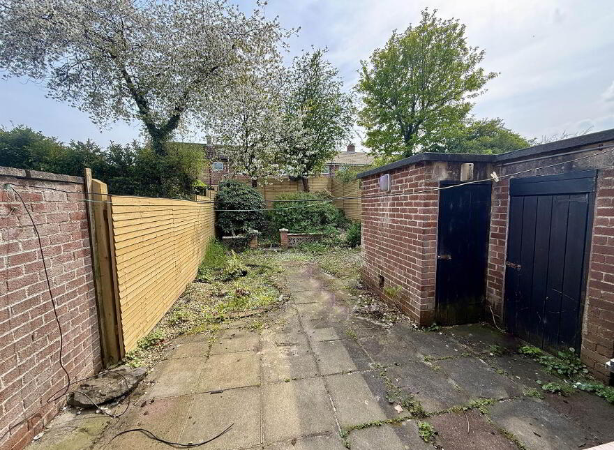 10 Minnowburn Drive, Grays Park, Belfast, BT8 7QJ