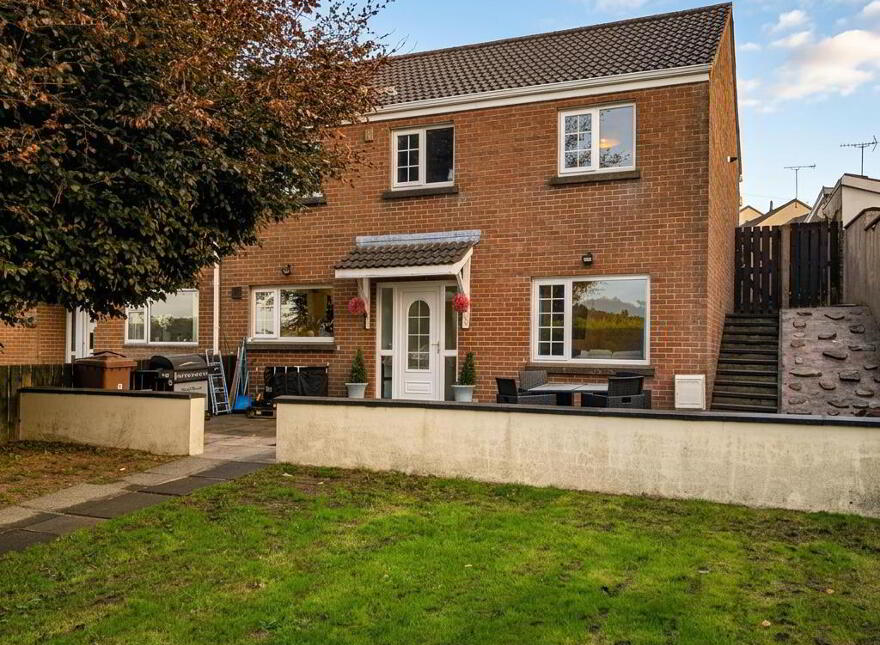 8 Isle Of Shinney Walk, Ballynahinch, BT24 8DF