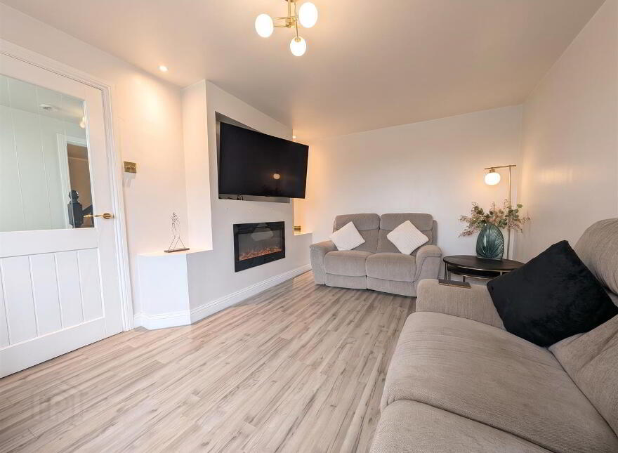 8 Isle Of Shinney Walk, Ballynahinch, BT24 8DF