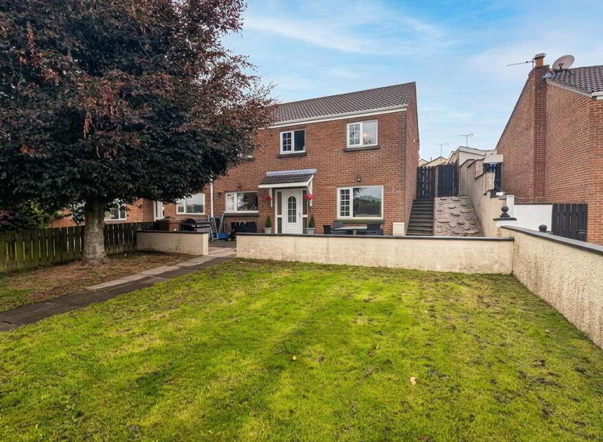 8 Isle Of Shinney Walk, Ballynahinch, BT24 8DF