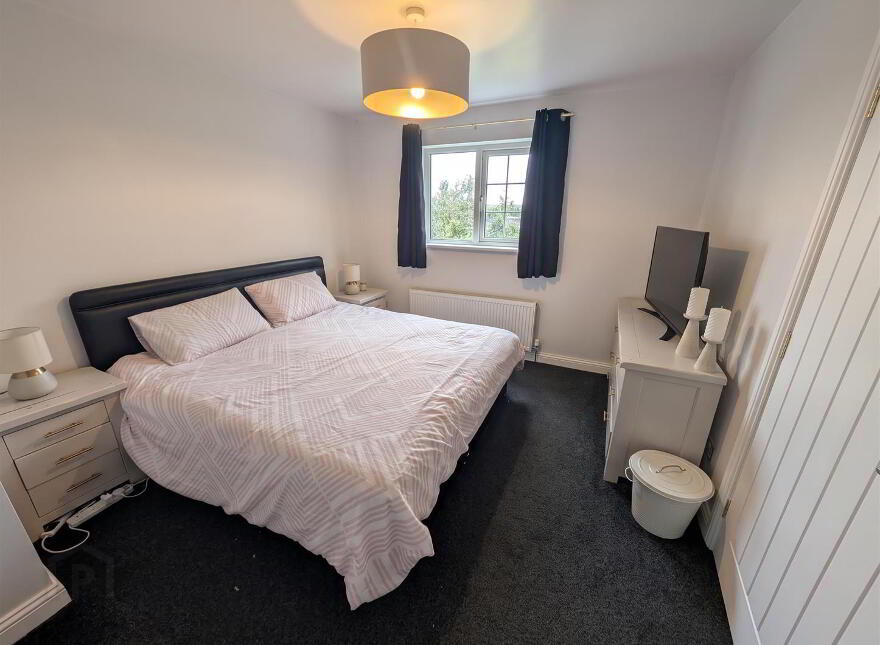 8 Isle Of Shinney Walk, Ballynahinch, BT24 8DF