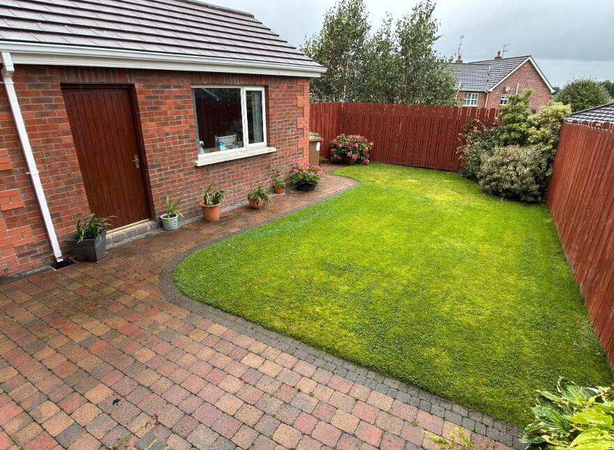 25 Windsor Hill, Waringstown, BT66 7FZ